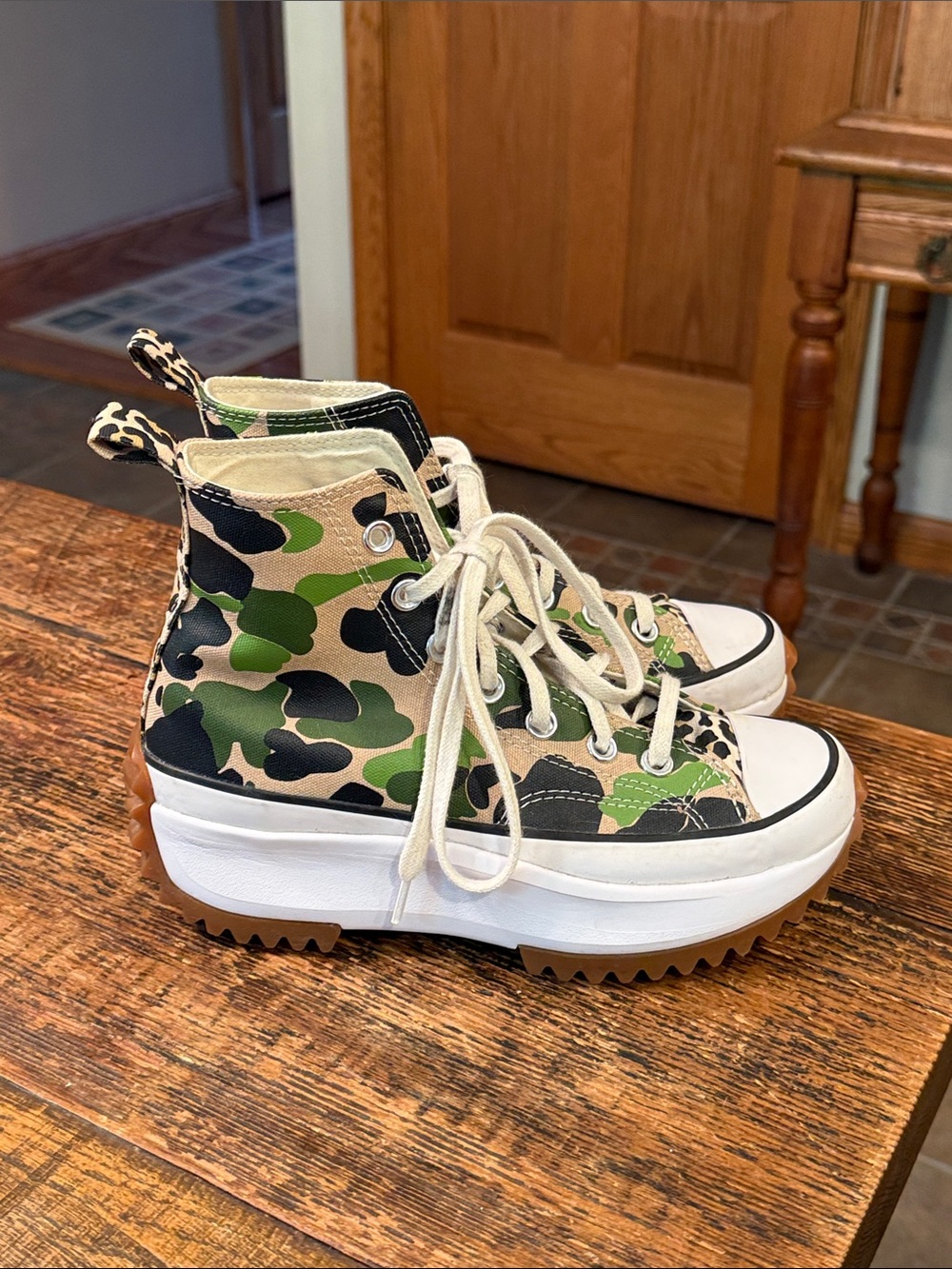Converse Run Star Hike Platform Camouflage High-Top Platform Sneakers
